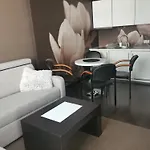 Prywatny Salon Z Aneksem Kuchennym I Sypialnia W Diva *
