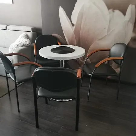 Prywatny Salon Z Aneksem Kuchennym I Sypialnia W Diva Lägenhet