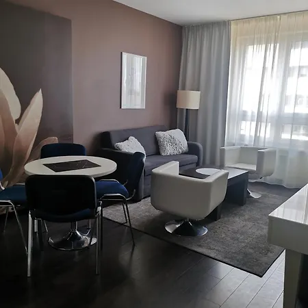 Prywatny Salon Z Aneksem Kuchennym I Sypialnia W Diva Kołobrzeg