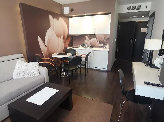 Prywatny Salon Z Aneksem Kuchennym I Sypialnia W Diva Kołobrzeg