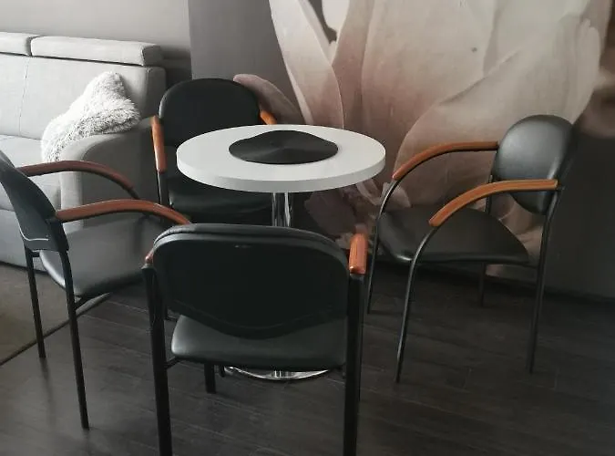 Prywatny Salon Z Aneksem Kuchennym I Sypialnia W Diva Lägenhet