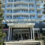 Prywatny Salon Z Aneksem Kuchennym I Sypialnią W Diva Kołobrzeg