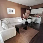 Prywatny Salon Z Aneksem Kuchennym I Sypialnią W Diva